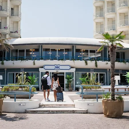 HR Resort-3