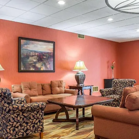 Lifestyle Inn Cedar Falls-2