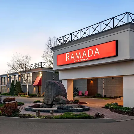 Ramada By Wyndham Cornwall-2
