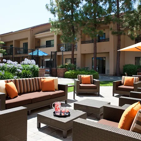 Courtyard By Marriott Pleasanton-2