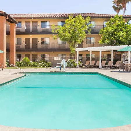 Days Inn By Wyndham San Jose Airport-2