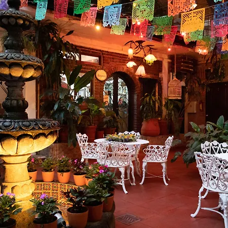 Hotel Posada De Roger - Near Los Muertos Beach-2