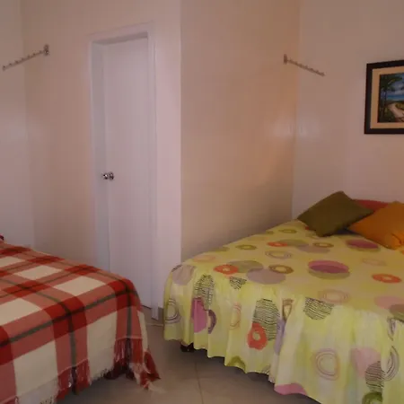 Hotel Jeshua Simmonds-3