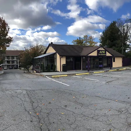 Apm Inn And Suites-2