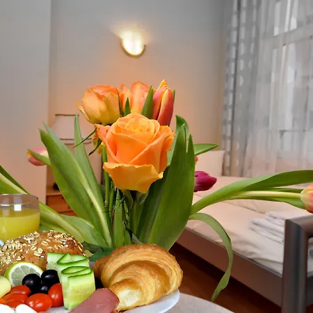 Hotel Apadana Frankfurt-3