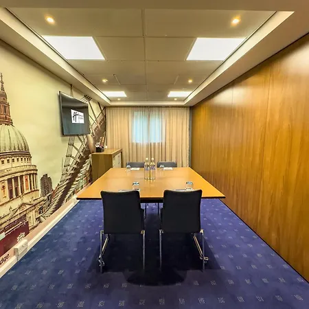 Holiday Inn Express London Stratford By Ihg-2