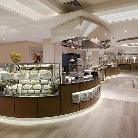 Hilton Prague Atrium-3