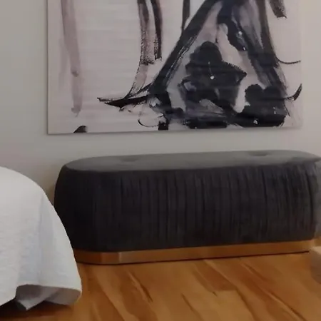 DAS KLEINE HOTEL IPHOFEN, klimatisierte Zimmer- 55 TV, TV mirroring, kleines Secret mit Garten&Terrassen, nahe aller VDP Weingüter, Hunde willkommen, fine dining, nahe KNAUF GIPS KG und KNAUF IT ConneKT-2