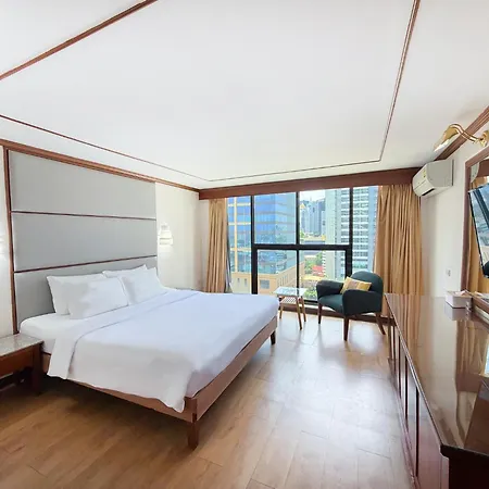 Pinnacle Lumpini Park Hotel-3