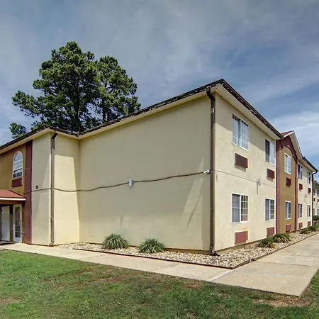 Hometown Inn & Suites-3