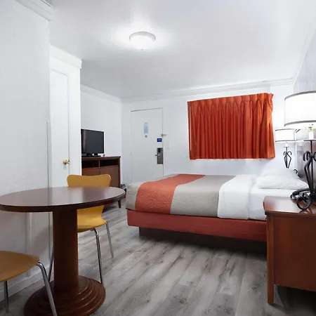 Motel 6-Canon City, Co 719-458-1216-2