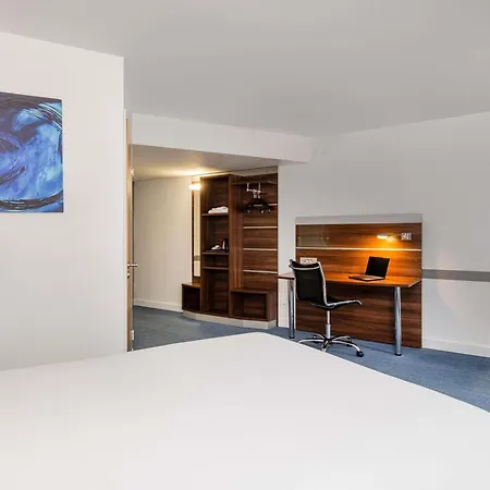 Holiday Inn Express Marseille Saint Charles, an IHG Hotel-2