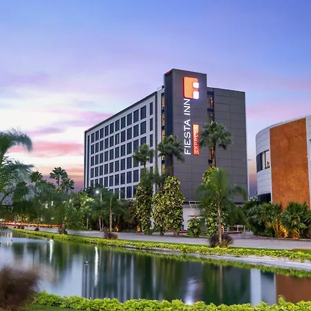 Fiesta Inn Express Cancun Cumbres-2