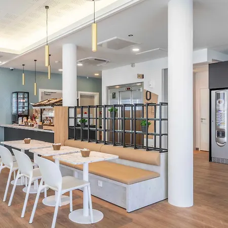 B&B HOTEL Marseille Centre La Timone-2