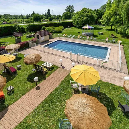 Greet Hotel Beaune-2