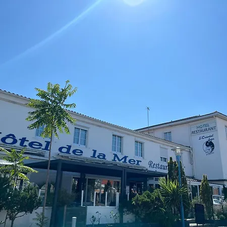 Hotel De La Mer-3