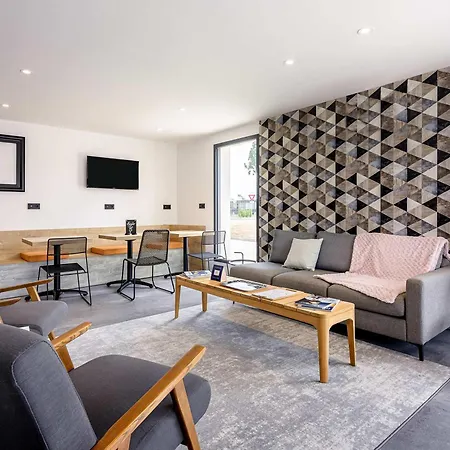 Ibis Dijon Sud-2