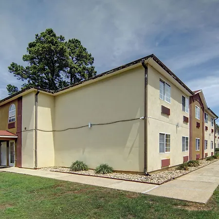 Hometown Inn & Suites-3
