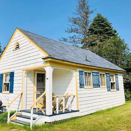 Green Gables Bungalow Court-3