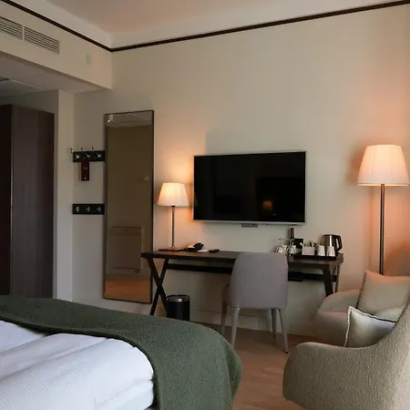 Clarion Hotel Post-3