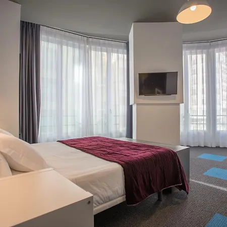 Boutique Creative Rooms-3