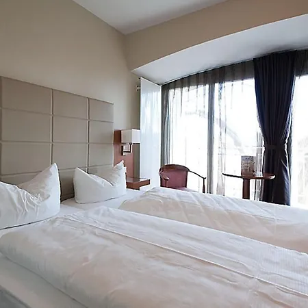 Hotel Am Blauen Wunder-3