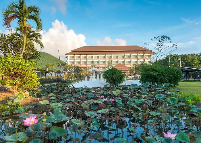 Swan Lake Hotel Sattahip