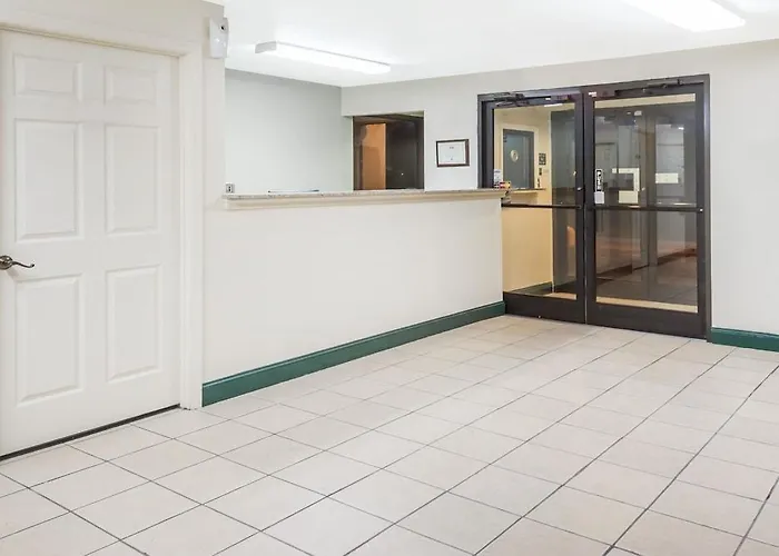 Super 8 By Wyndham Cleveland