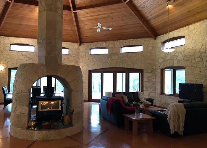 Harmony Forest Cottages & Lake Side Lodge