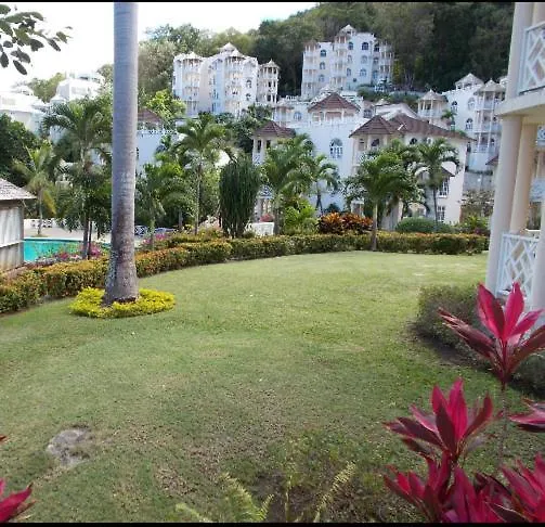 #D1 Castle Studio Wifi King Bed Ocho Rios Jamaica