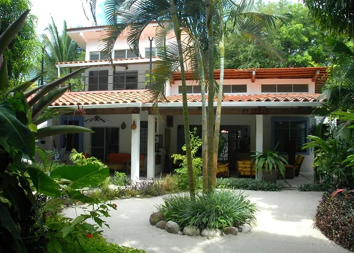 Togo B&B Farallon