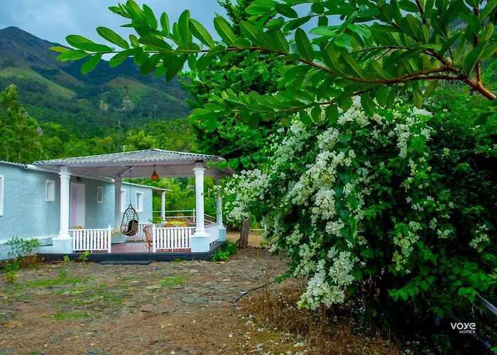 Moonlight Munnar Forest Bungalow With Private Waterfalls By Voye Homes