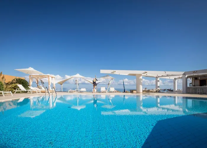 Akrogiali Beach Hotel Apartments