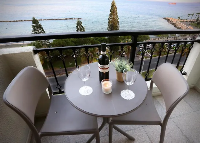 Pier Beach Hotel Apartments