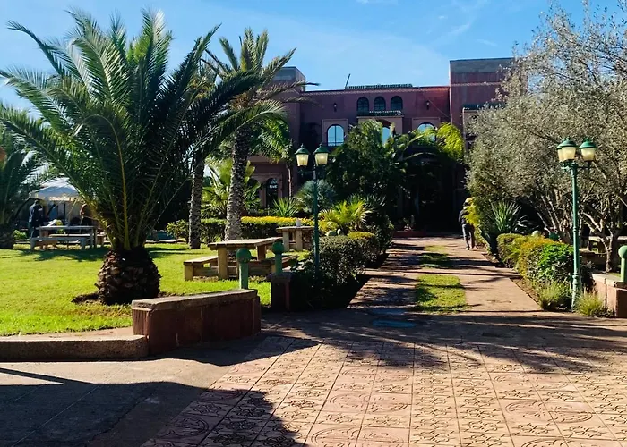 Equi Palace & Spa Near Aeroport