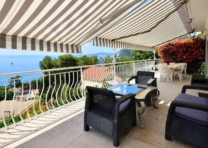 Villa piscine Eze bord de mer à 500m de la plage