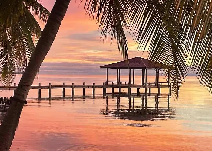 Coco'S Beachfront Cabanas