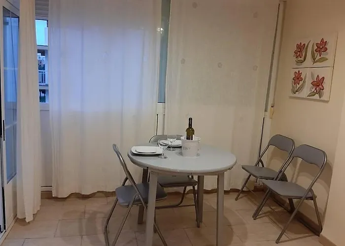 Estudio recién reformado muy cerca del mar
