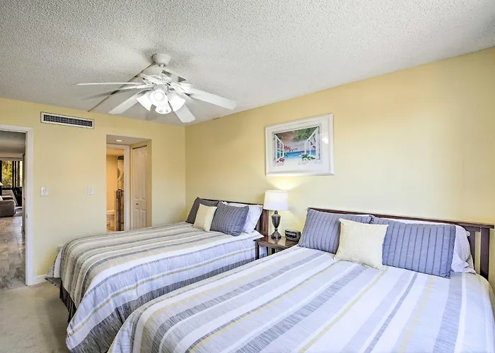 Sunny Siesta Key Condo W/ Beach Access + Pool!