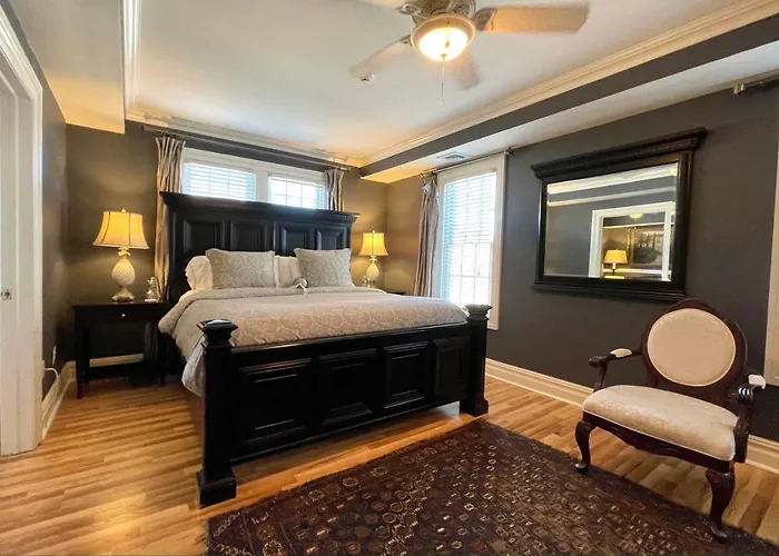 Atlantis Inn Hotel (Adults Only)
