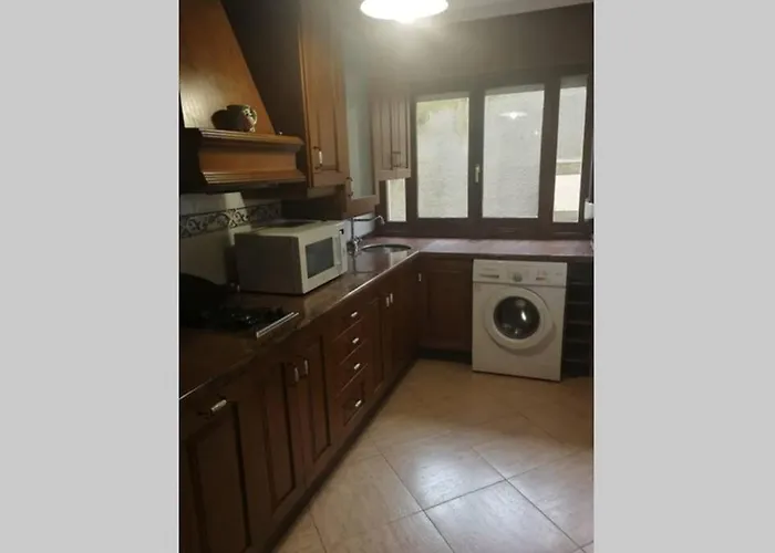 Apartamento en el Paseo de Manuel Noriega, Nº 9, con jardín privado, Wifi, en Comillas