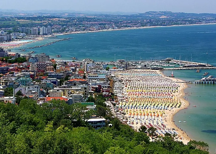 Camere e attico al mare