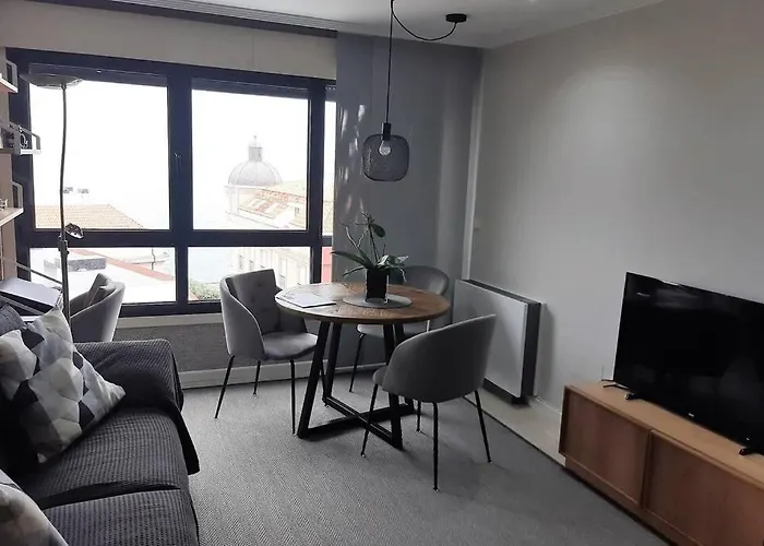 Apartamento con vistas al mar y playa enfrente