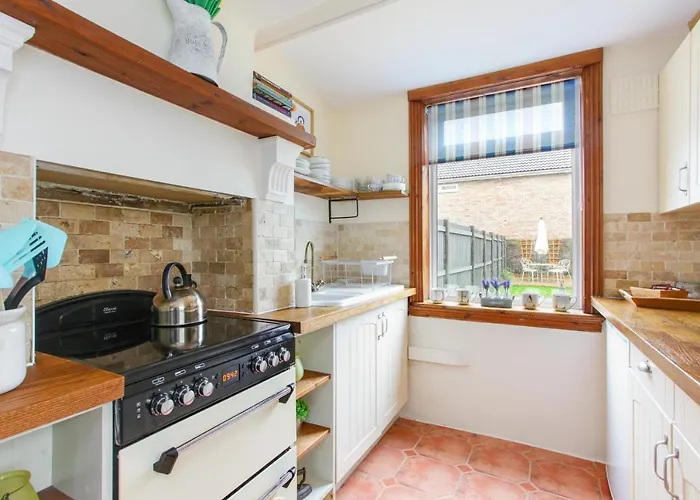 Sea Salt Cottage - Mins To Beach & Shops Dog Friendly