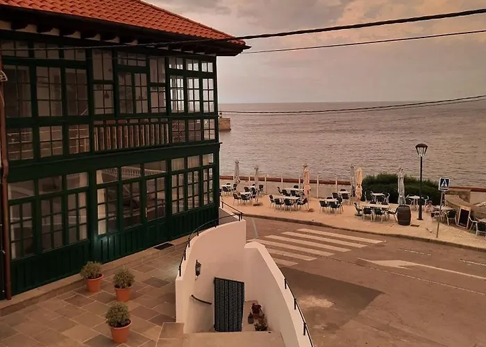 Apartamentos El Muelle Comillas