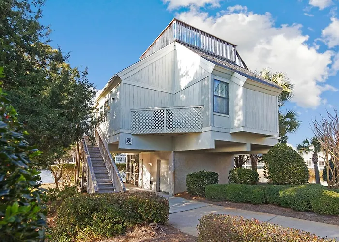 Cozy Coastal Escape 3Br 3Ba Lakefront Tranquility