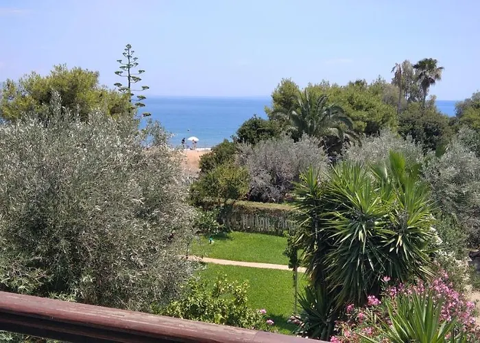 Geranium Villa By The Sea