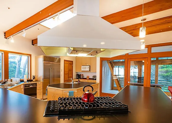 Luxury Beachfront Penthouse Walk To The Beach Restaurants Entertainment