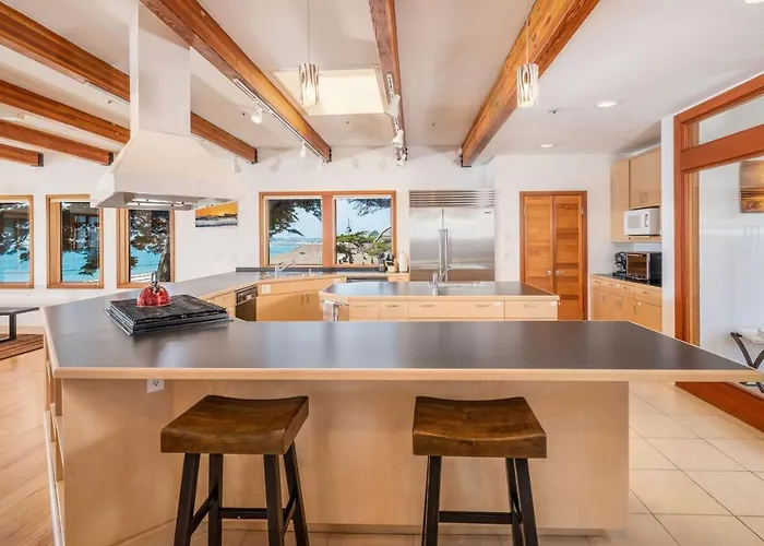 Luxury Beachfront Penthouse Walk To The Beach Restaurants Entertainment