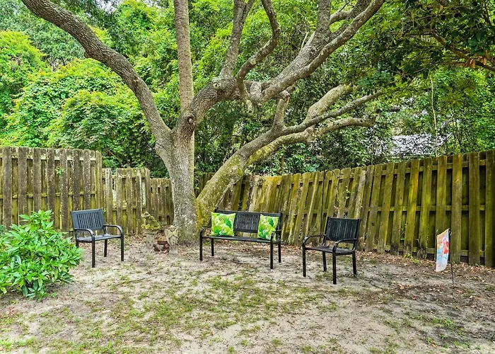 Beachy Isle Of Palms Home: 1 Block To Coast!